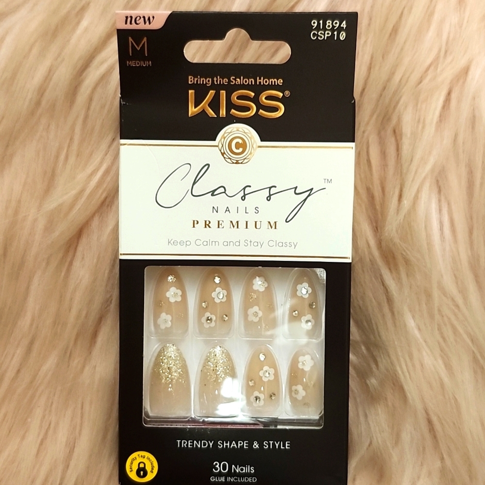 Brand New KISS PREMIUM CLASSY False Nails-M